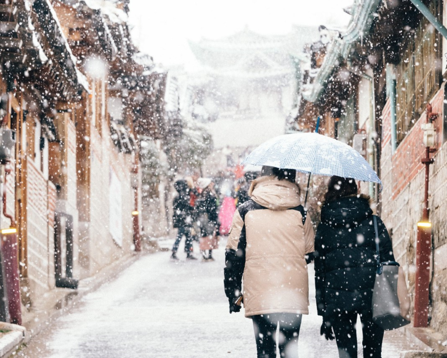 Bukchon-Hanok-Village-Snow.png